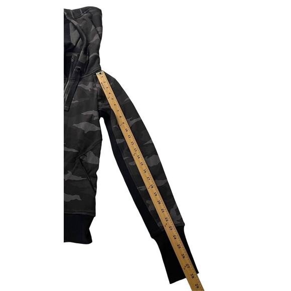 Athleta Triump Activewear Printed Camo Zip Up Hoodie Sweatshirt Size X Small New - Picture 6 of 16